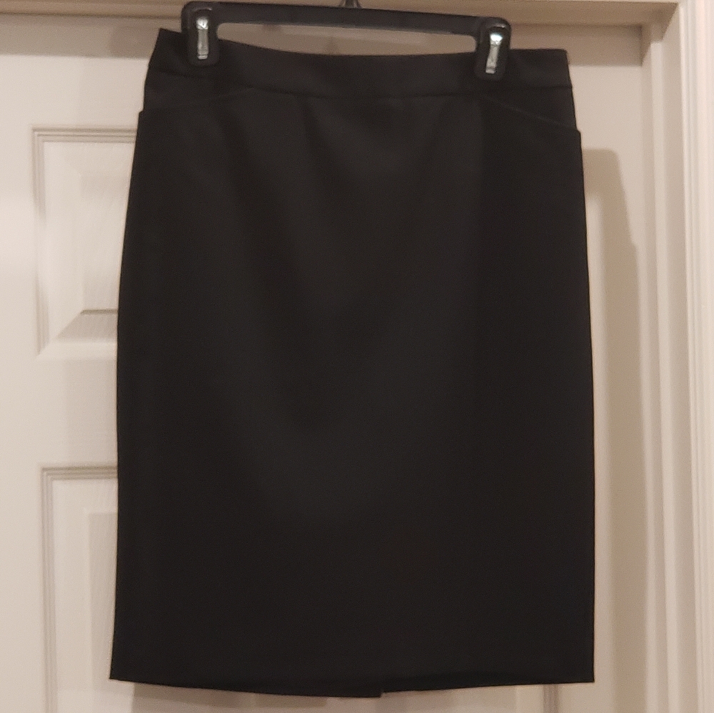Black lined pencil skirt